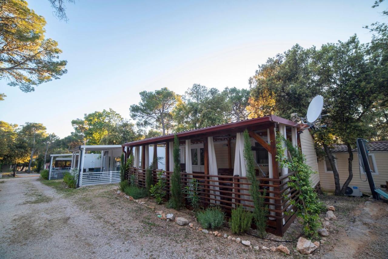 Mobile Home Cube, 3 Bedrooms, Free Parking, Wifi Biograd Na Moru Exteriör bild
