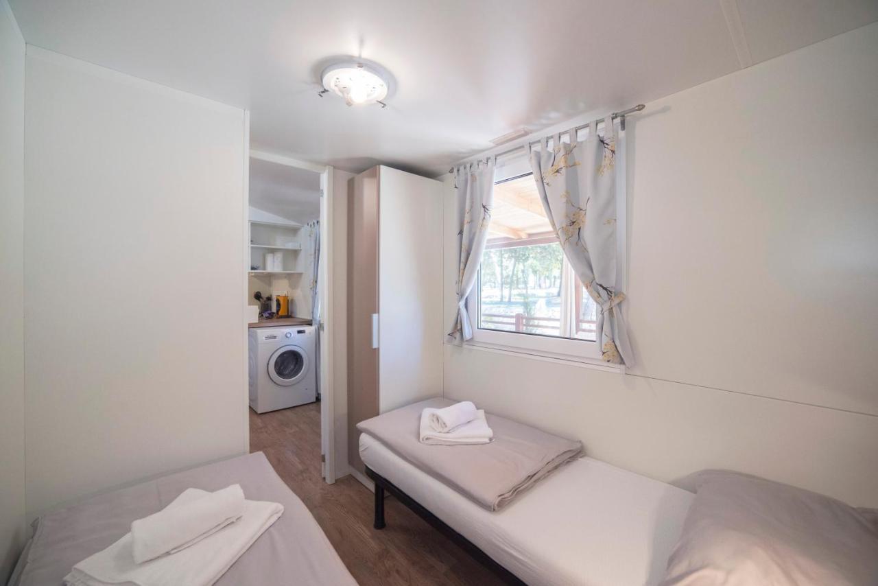 Mobile Home Cube, 3 Bedrooms, Free Parking, Wifi Biograd Na Moru Exteriör bild