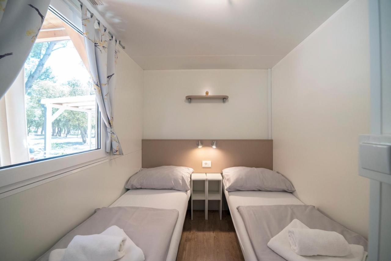 Mobile Home Cube, 3 Bedrooms, Free Parking, Wifi Biograd Na Moru Exteriör bild