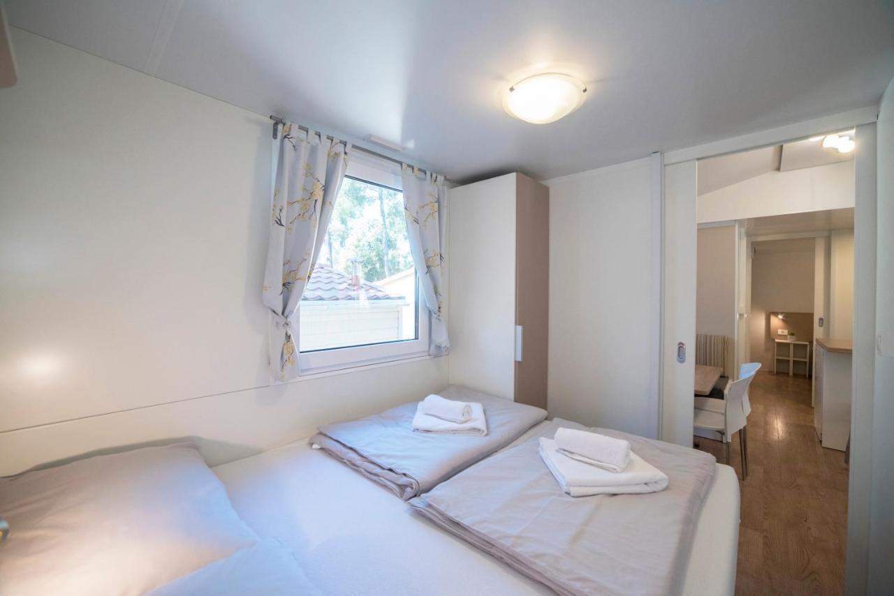 Mobile Home Cube, 3 Bedrooms, Free Parking, Wifi Biograd Na Moru Exteriör bild